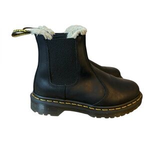 Dr. Martens 2976 Leonore Chelsea Fleece Lined Booties